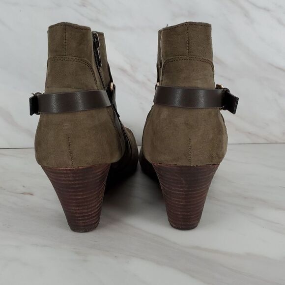 Report Women's Stitch Fix Galiana Buckle Wedge Bootie‎ Size 8.5 Green - Picture 6 of 9